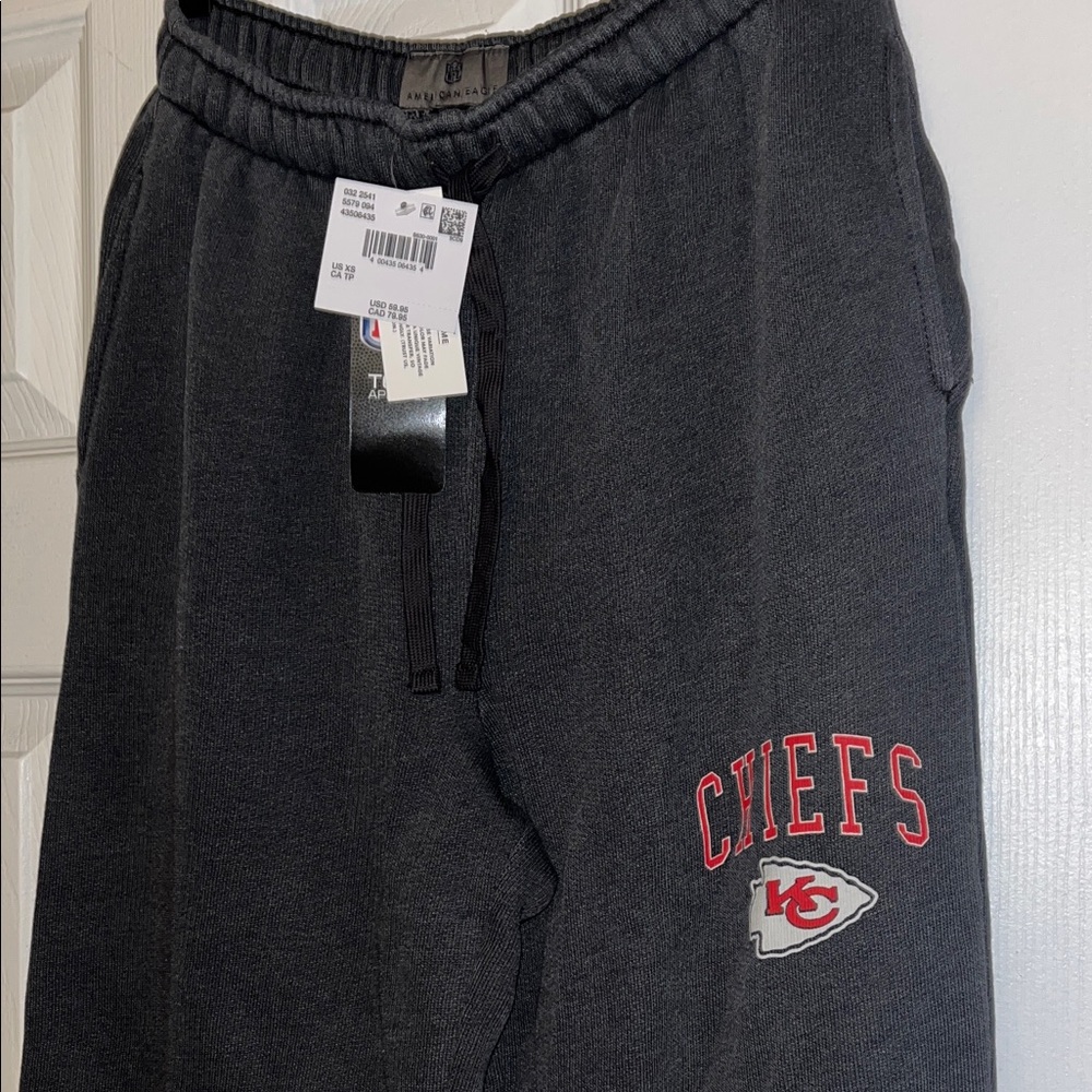 NFL men’s XS Kansas City Chiefs Charcoal Joggers American Eagle
